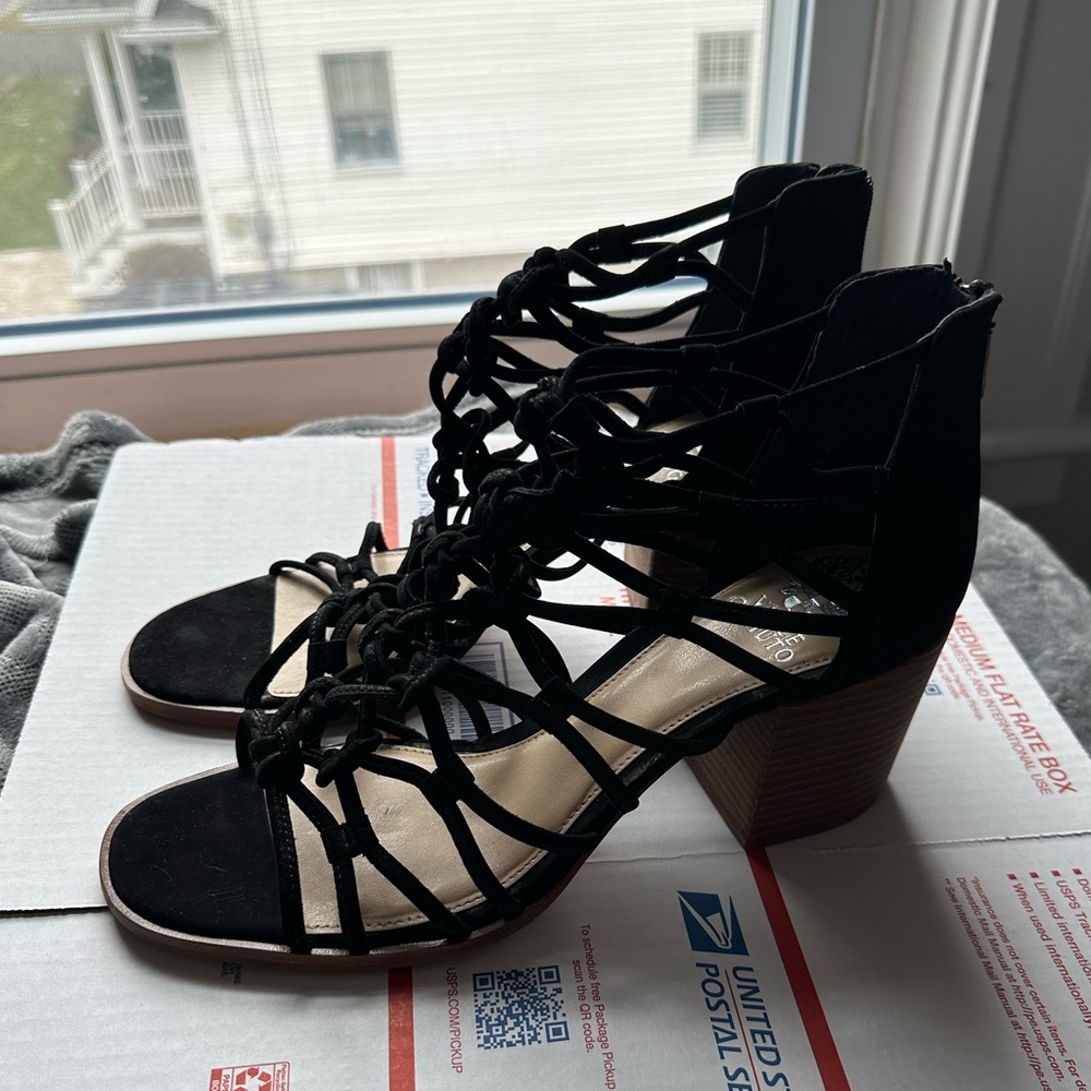 Vince camuto strappy block heels size 9.5